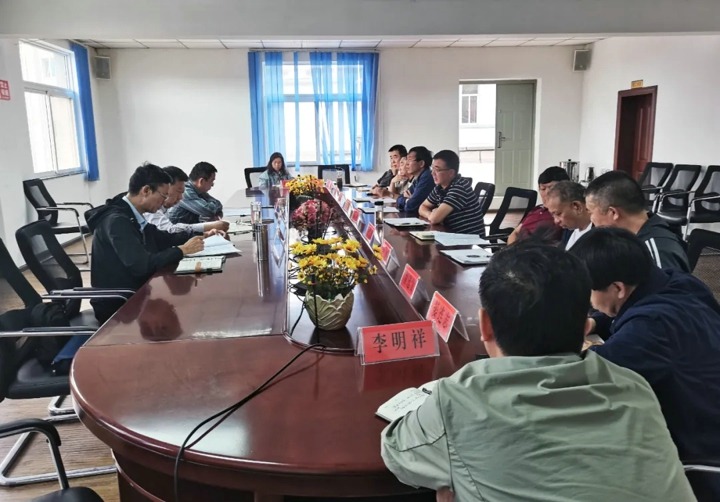 云煤集团专职表部董事寸延峰、孔君赴云南源能矿山建设有限公司调研