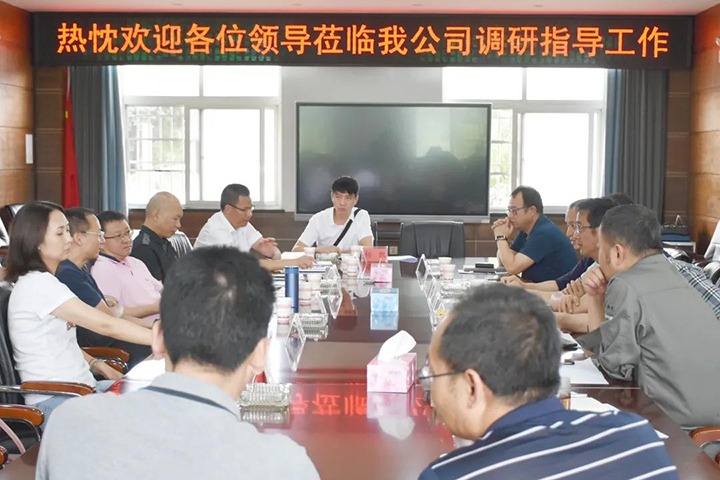 开远市委副书记、市长解凌云一行赴曲煤焦化、前锋化工调研