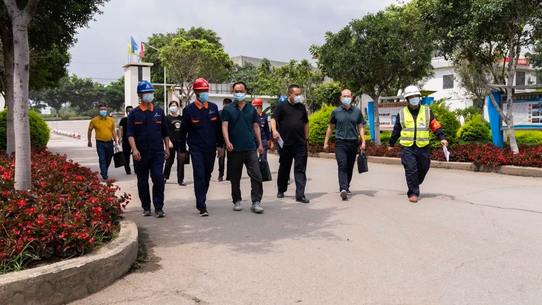 【简讯】省、州、市三级反恐督导组到解化分公司查抄反恐工作、恩洪煤业公司综采工作面顺利投产、曲煤焦化公司进行知识较量