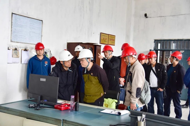 【简讯】镇雄煤业发展党务对标进建｜陆东煤矿公司发展“学批示、学律例、学尺度”专项考试｜解化化工分公司发展员工健全体检