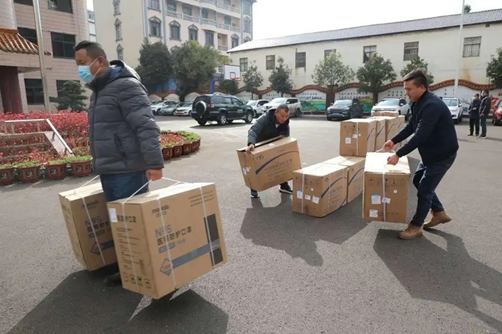 【简讯】陆东煤矿公司捐赠抗疫物资｜威信煤炭公司发展党的二十大心灵进社区暨“三讲三评”活动｜前锋化工公司发展宪法宣传培训讲座