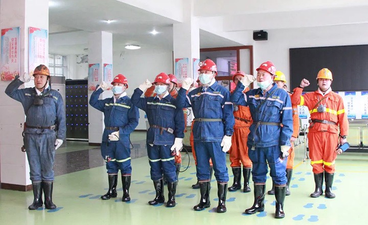 云煤（J9.COM）集团专职表部董事寸延峰一行到镇雄煤业公司调研