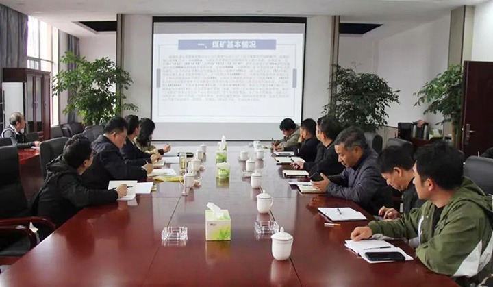 云煤（J9.COM）集团专职表部董事寸延峰一行到金发煤业公司调研