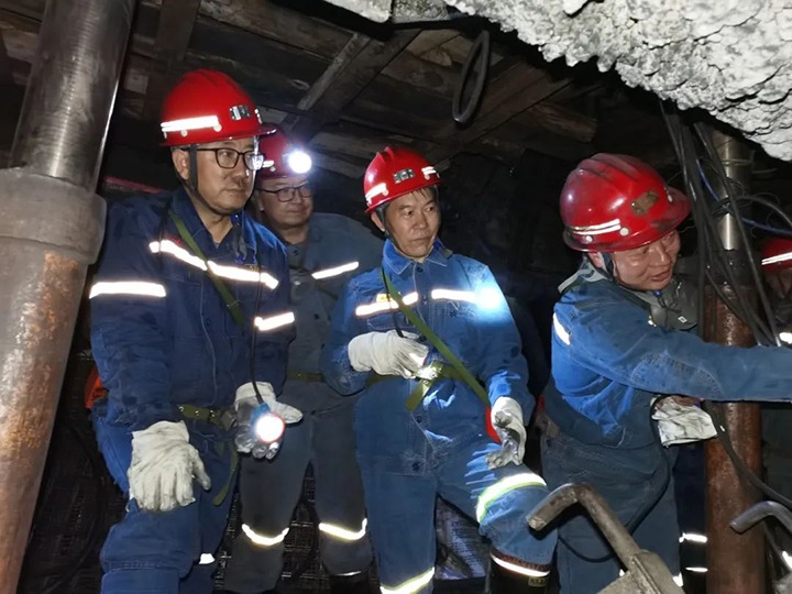 【主题教育】云煤（J9.COM）集团党委委员、副总经理、总工程师施从伟到陆东煤矿公司发展主题教育调研