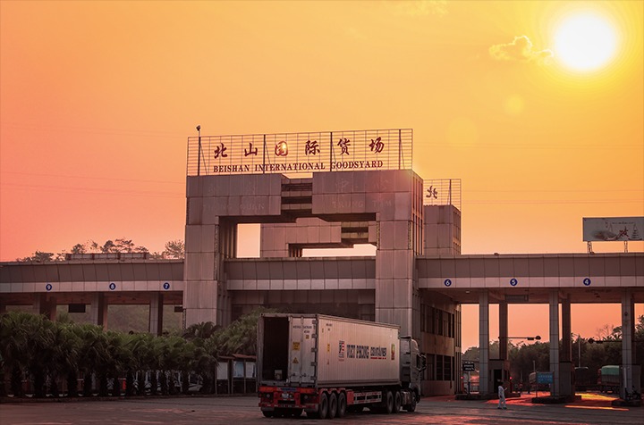 创新通关模式 提升通关时效，港口经济持续发力