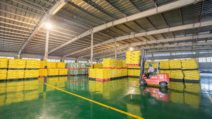 当好农资“国度队”  千方百计保春耕